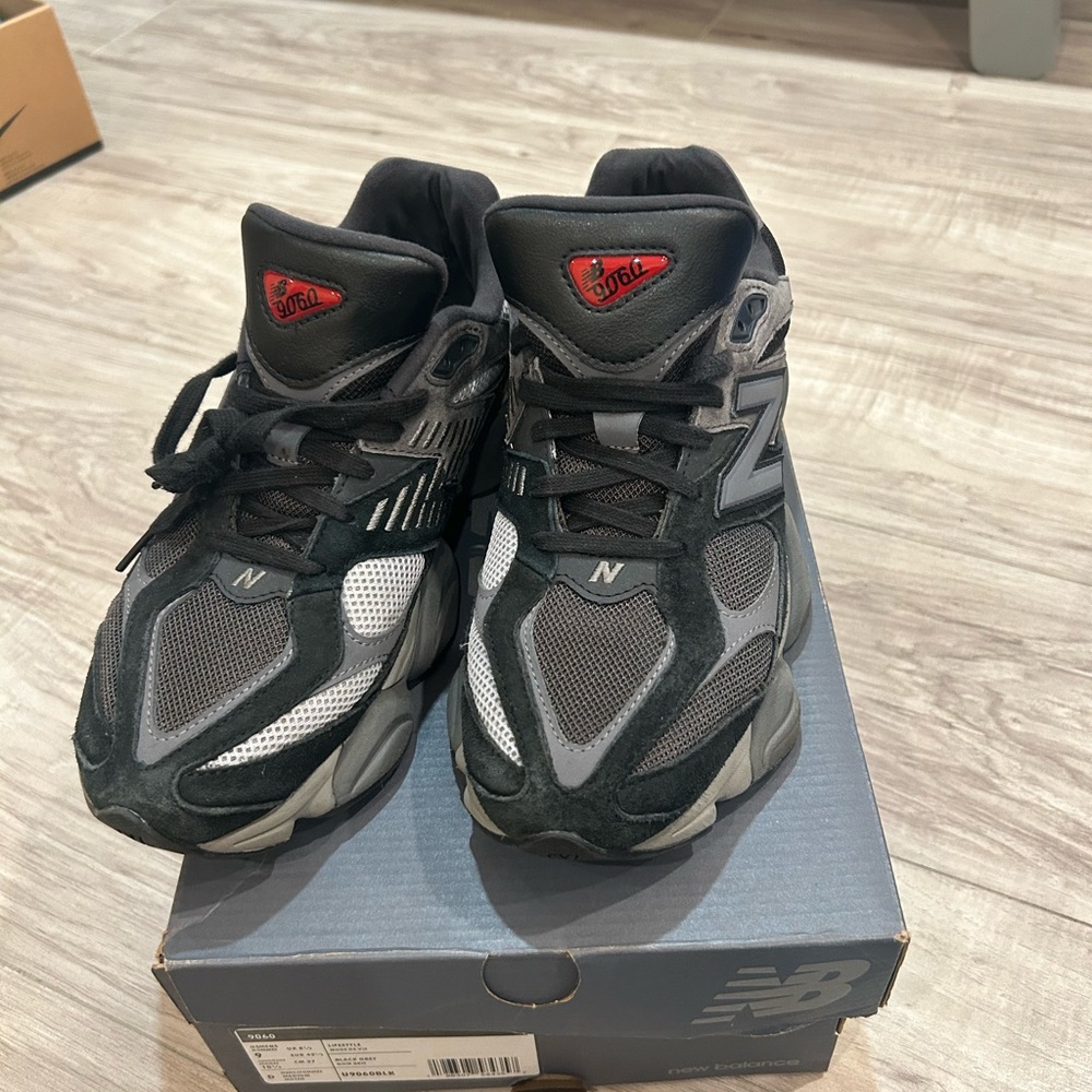 New Balance Black and Gray Lifestyle Shoes